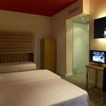 Petit Palace Plaza del Carmen room